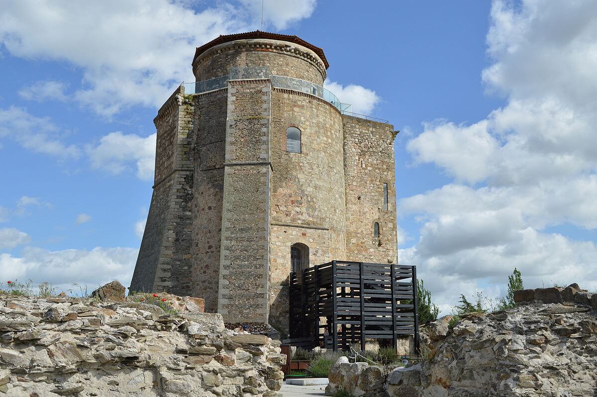 Torre del Homenaje del Castillo de los Duques de Alba.
