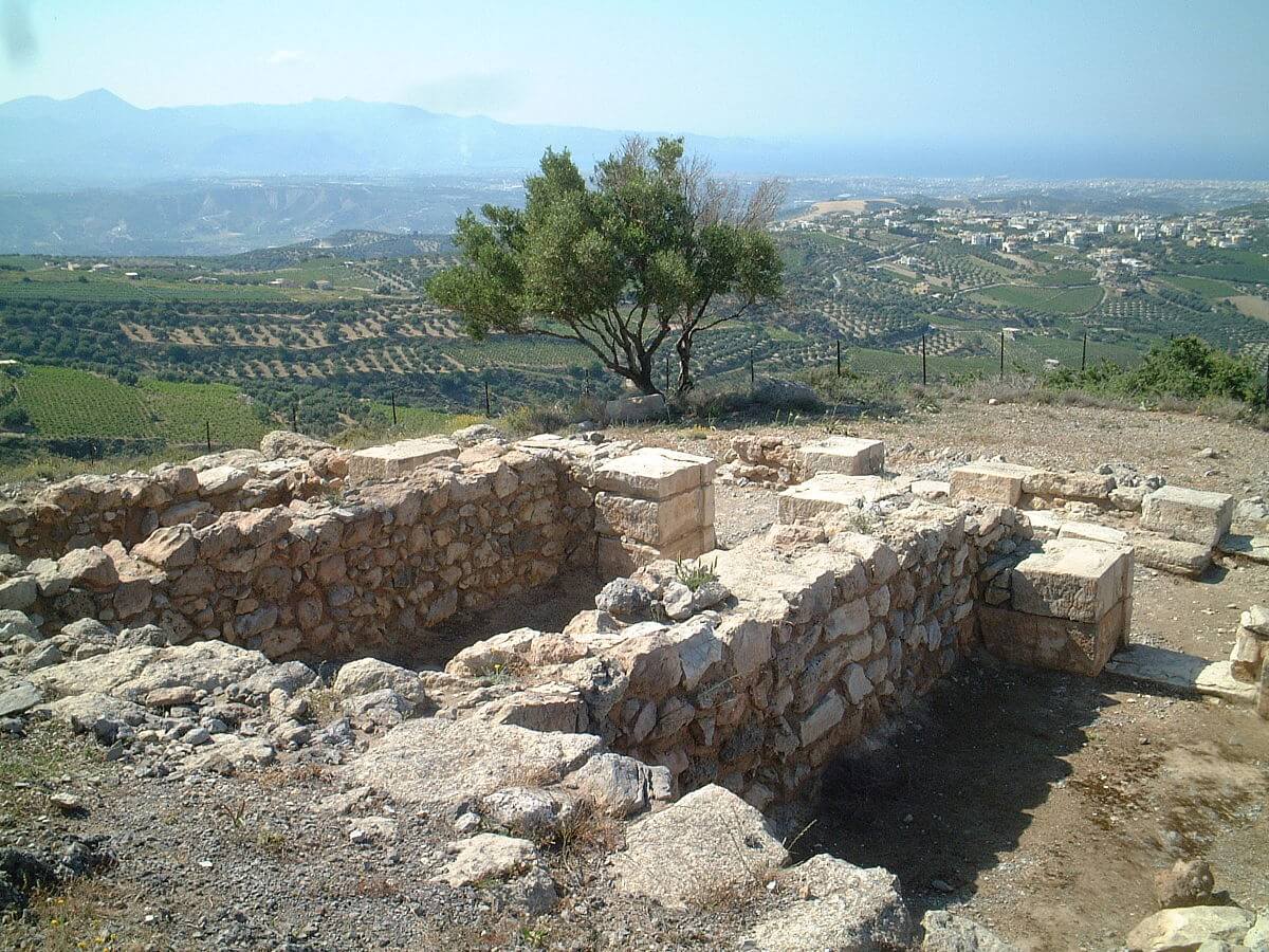 Ruinas del templo de Anemospilia.