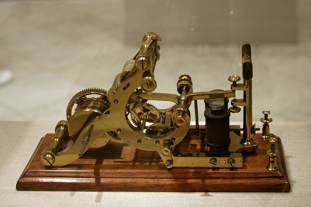 Primer telégrafo receptor automático de señales (1837).