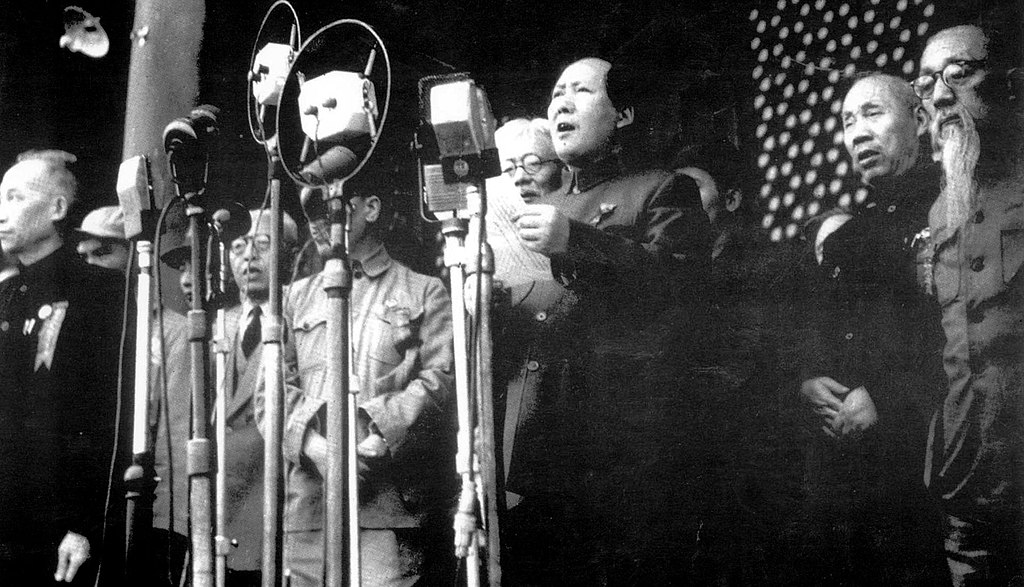 Mao Tse-Tung proclamando la creación de la República Popular China en 1949