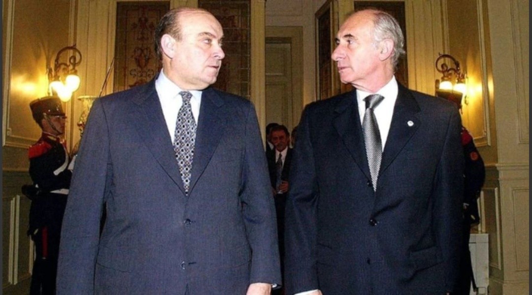 El ministro de Economía, Domingo Cavallo, junto al presidente De la Rúa.