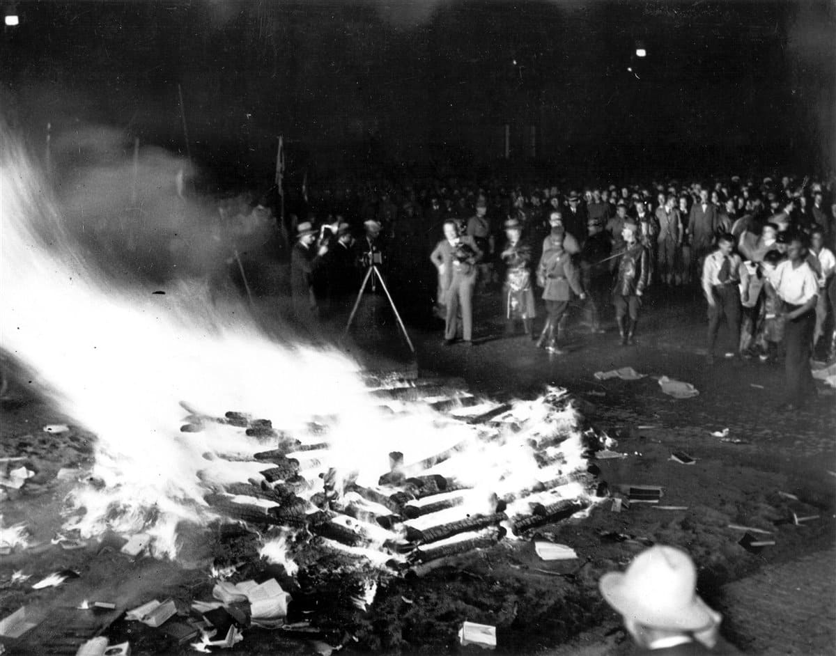 quema libros nazismo