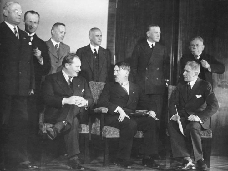 Primer gabinete de Hitler